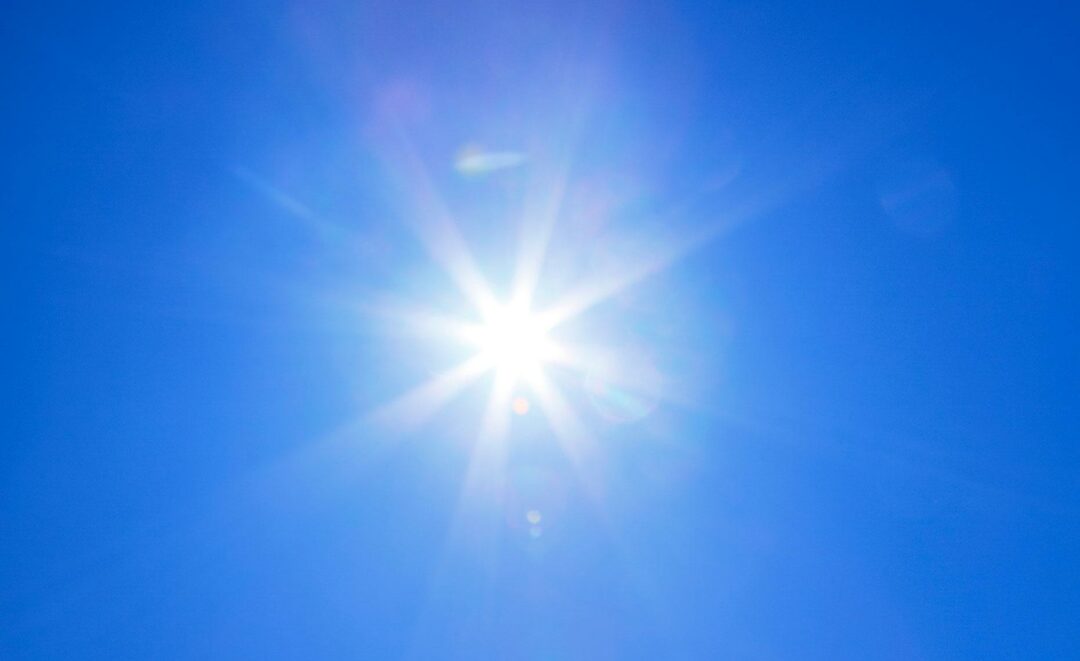 solen, blå himmel