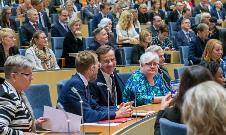 Riksdagen med ledamöter, i centrum Ulf Kristersson