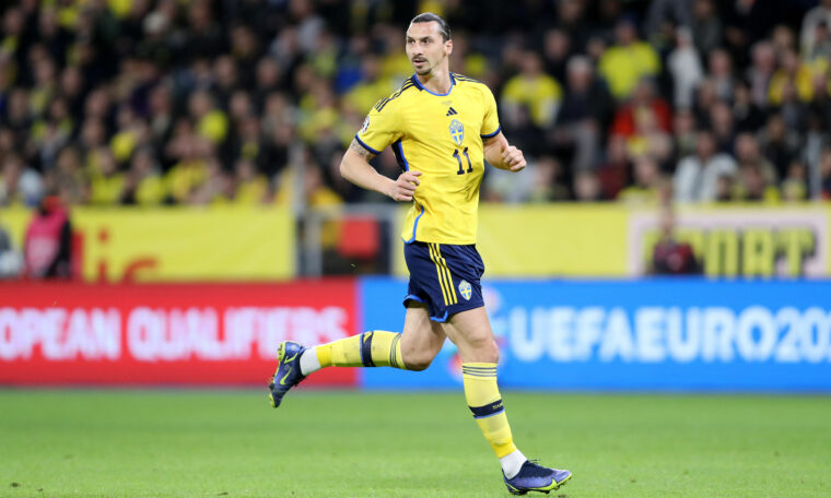 Zlatan i blågult på planen