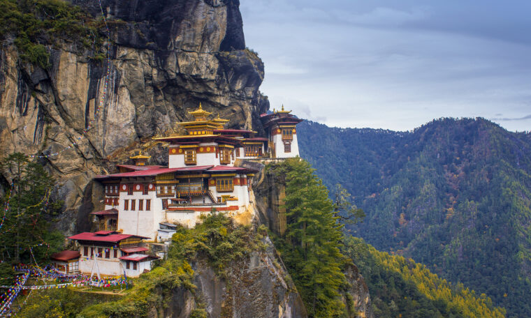 Klostret Taktshang i Bhutan började byggas år 1692. Nu har Bhutans centrala klosterorganisation bestämt sig för att sprida buddhismen även via AI. Bild: Getty images