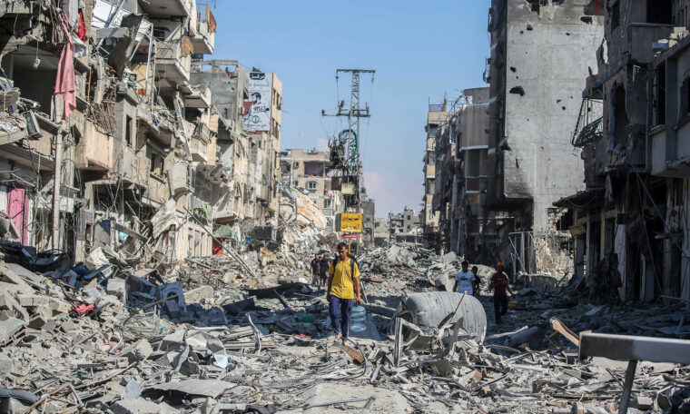 hus i ruiner i Gaza