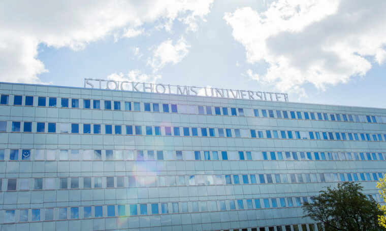 Exteriör Stockholms universitet.