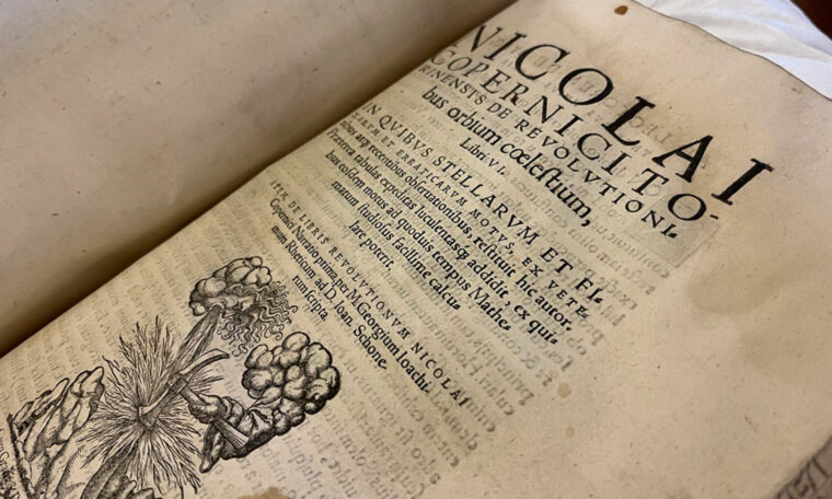 gulnad sida ur Copernicus bok