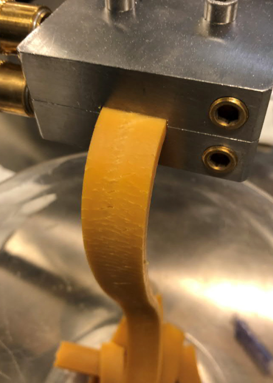 köttsubstitut kommer ut som remsa ur maskin